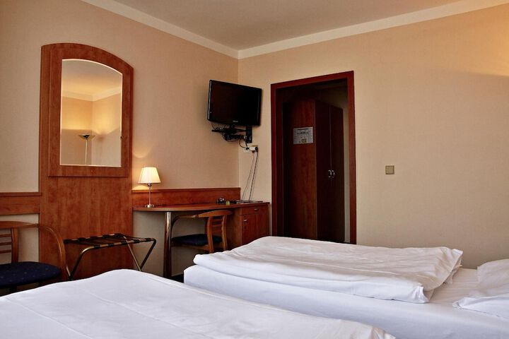 Room 6 of 39