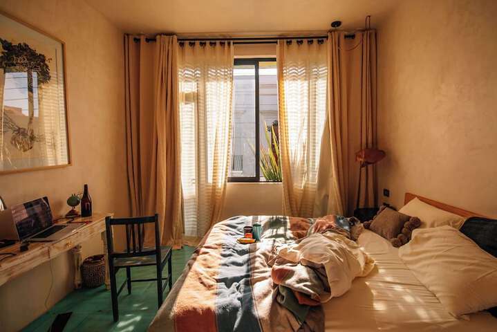 Room 15 of 118