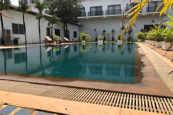 Pool 31 of 37