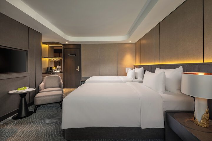Room 8 of 78