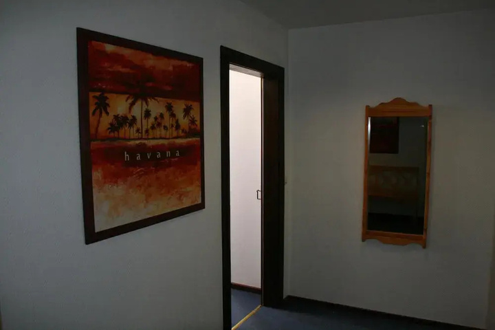 Room 11 of 15