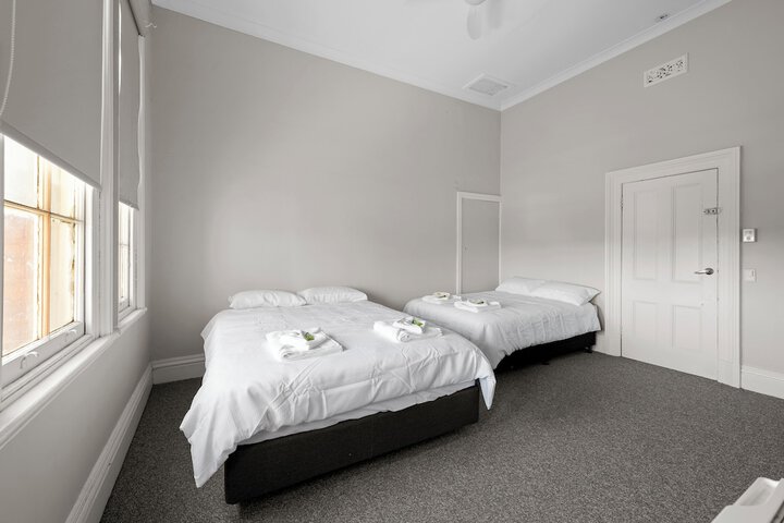 Room 8 of 17