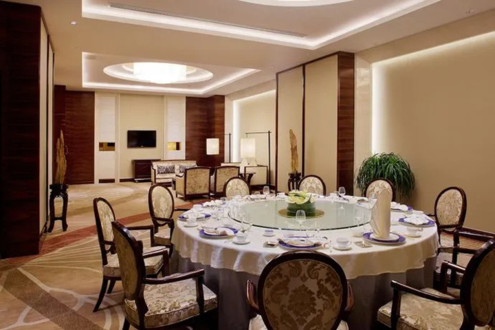 Dining 17 of 22