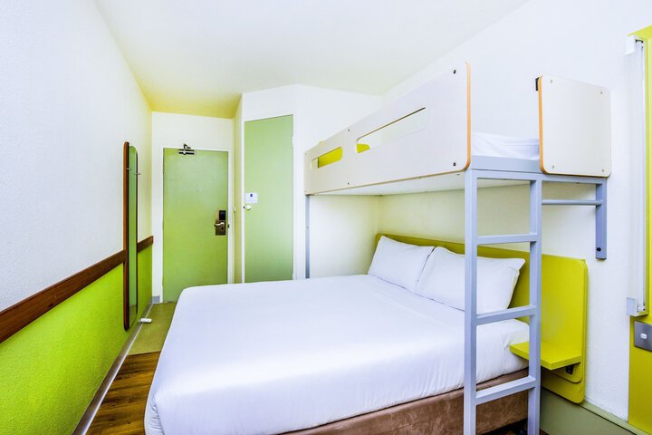 Room 5 of 52
