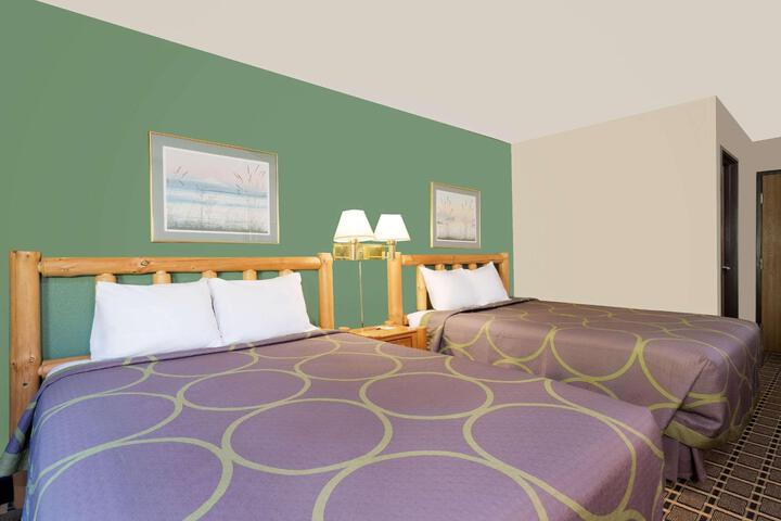 1 Queen Bed (1 of 5)