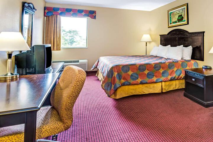 1 King Bed (1 of 7)