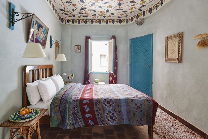 Room 5 of 14