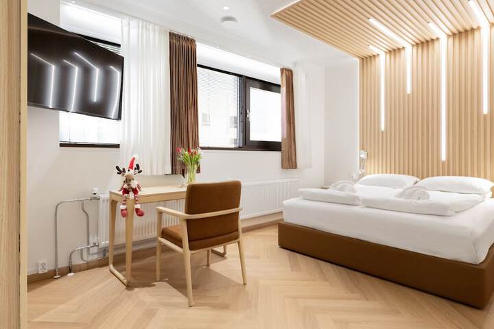 Room 13 of 75