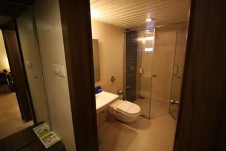 Room 5 of 23