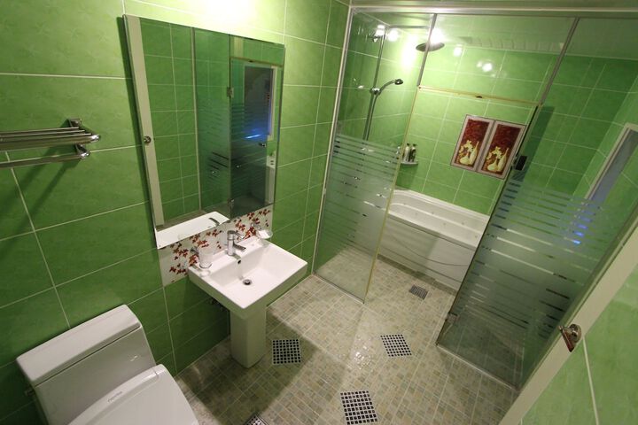 Room 43 of 56