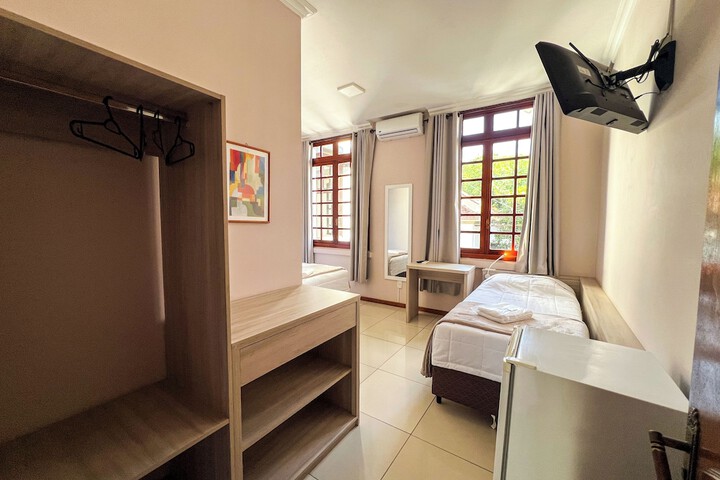 Room 61 of 206