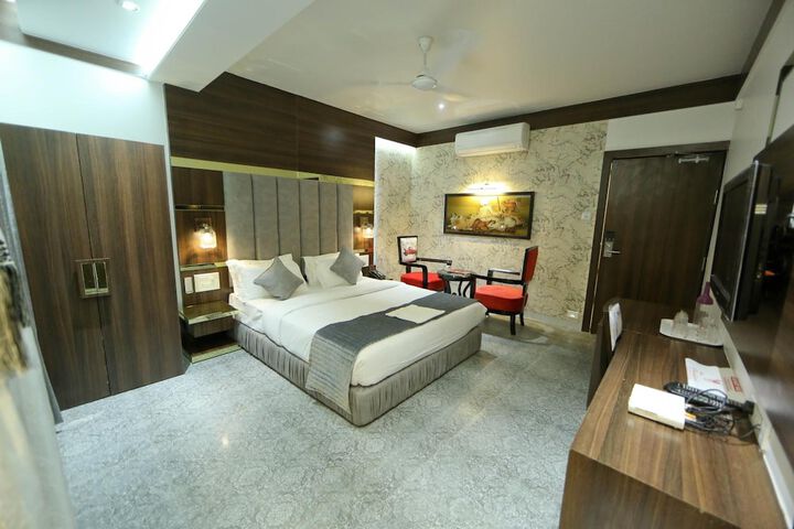 Room 12 of 31