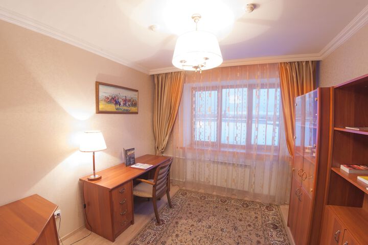 Room 11 of 37