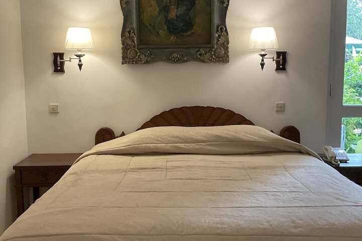 Room 15 of 68