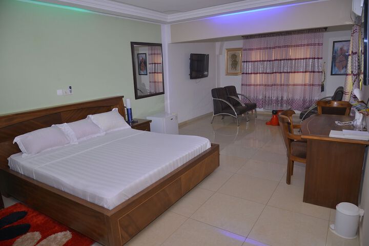 Room 12 of 31