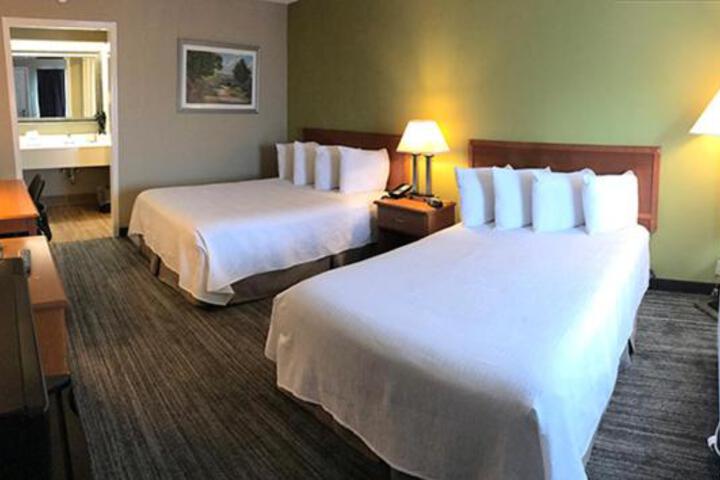 2 Double Beds (2 of 5)