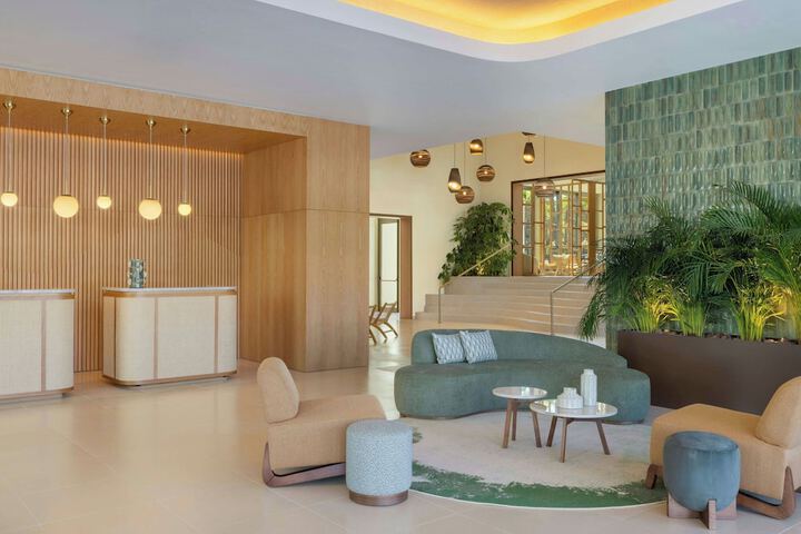 Entrance & Lobby