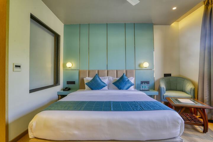 Room 15 of 38