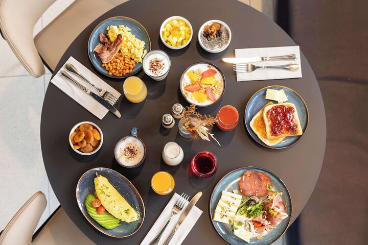 Dining 101 of 153