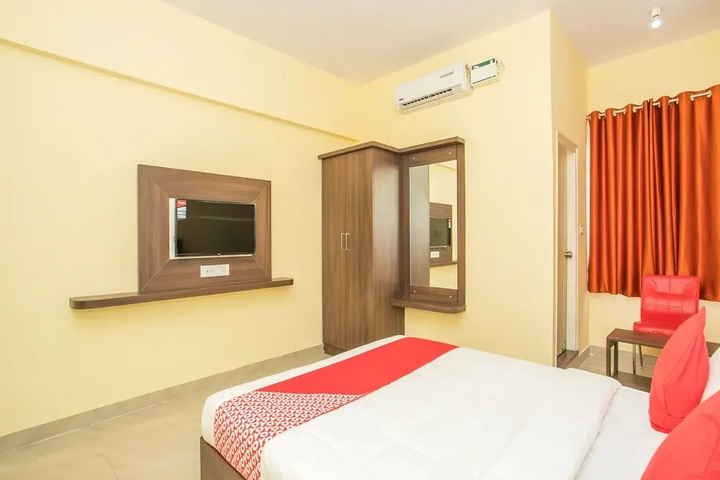 Room 4 of 17