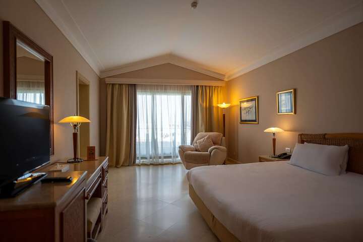 Room 25 of 125