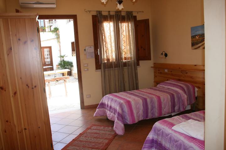 Room 15 of 63