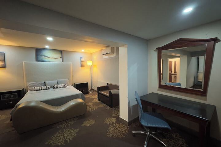 Room 3 of 11