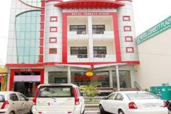 Hotel Corbett Plaza