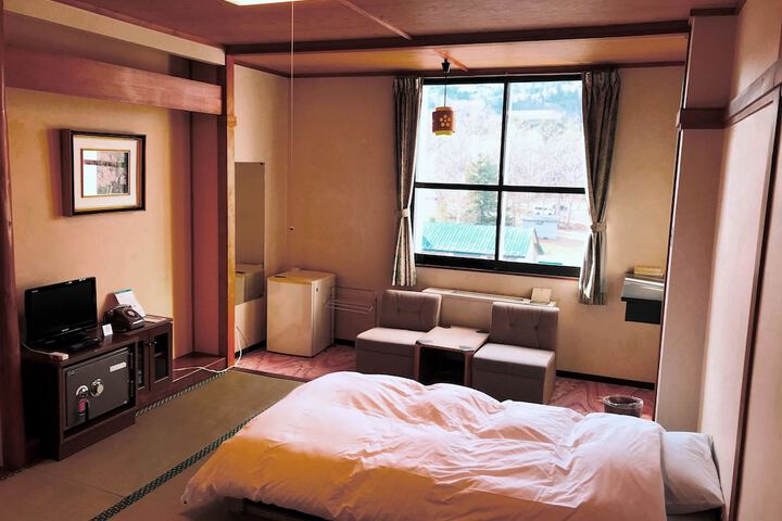 Room 7 of 34