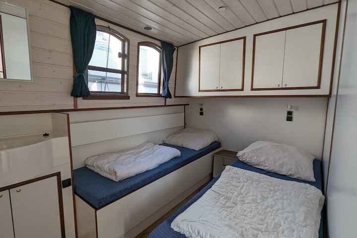 Room 51 of 207