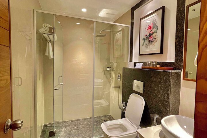 Room 16 of 22