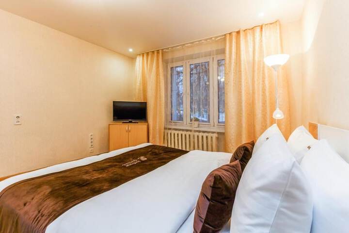 Room 5 of 11