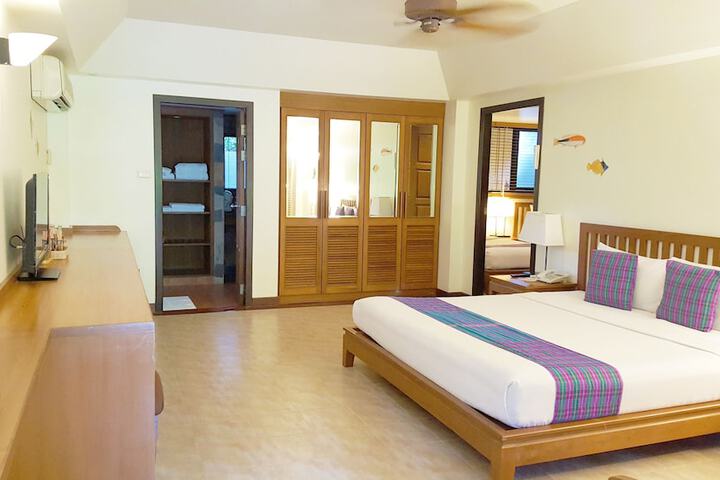 Room 26 of 436