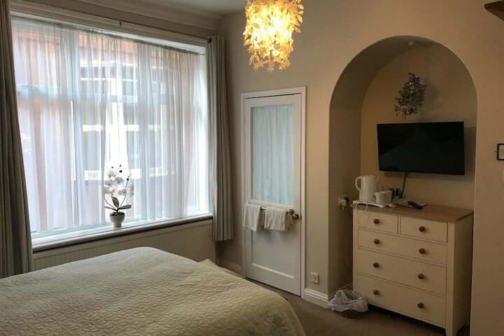 Room 17 of 34