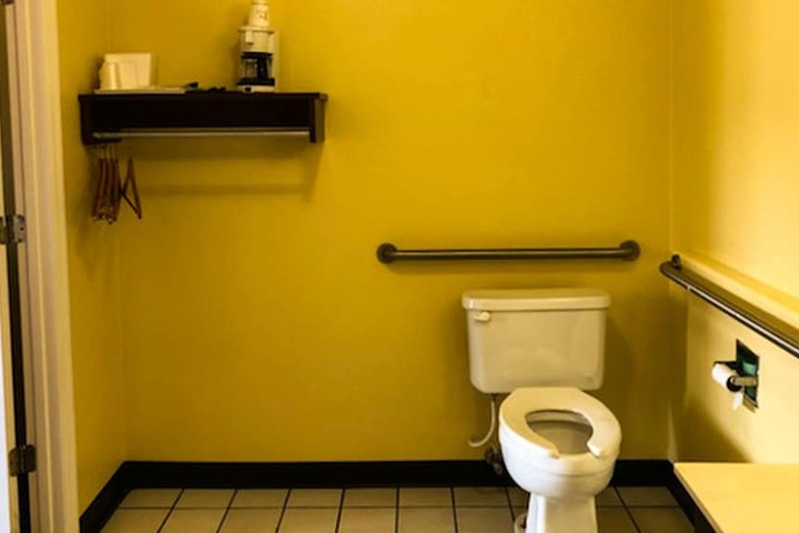 Room 23 of 44