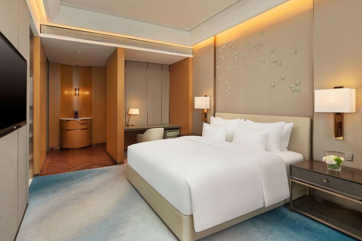 Room 15 of 49