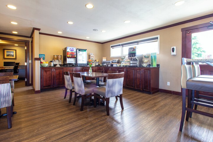 Breakfast/Coffee Service 42 of 47