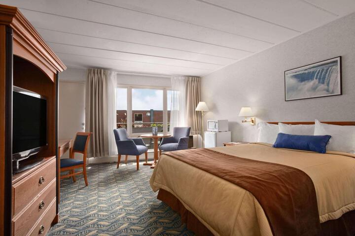 2 Double Beds (9 of 25)