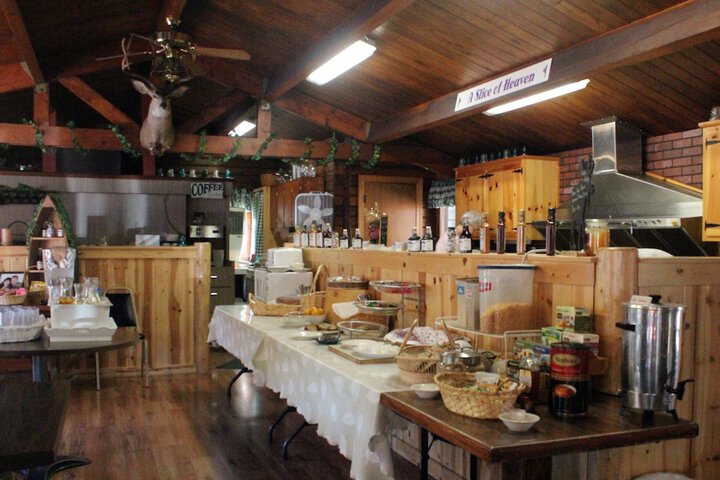 Dining 43 of 60