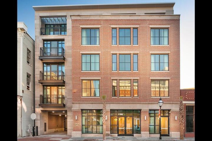 Exterior of Bluegreen Vacations King Street Resort Ascend Hotel Collection