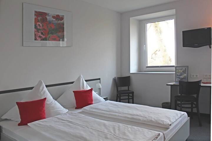 Room 7 of 37