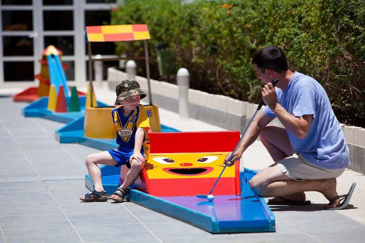 Mini-golf