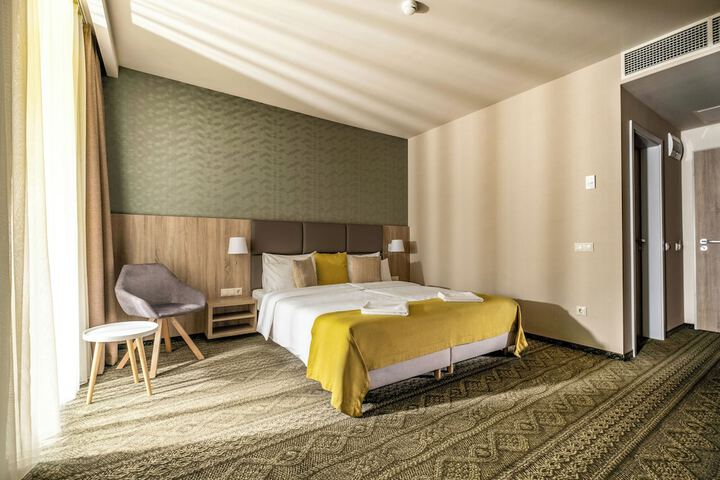 Room 4 of 30
