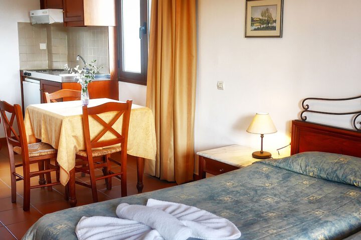 Room 15 of 142