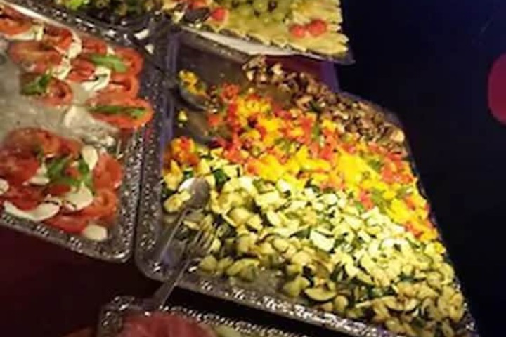 Dining 20 of 29