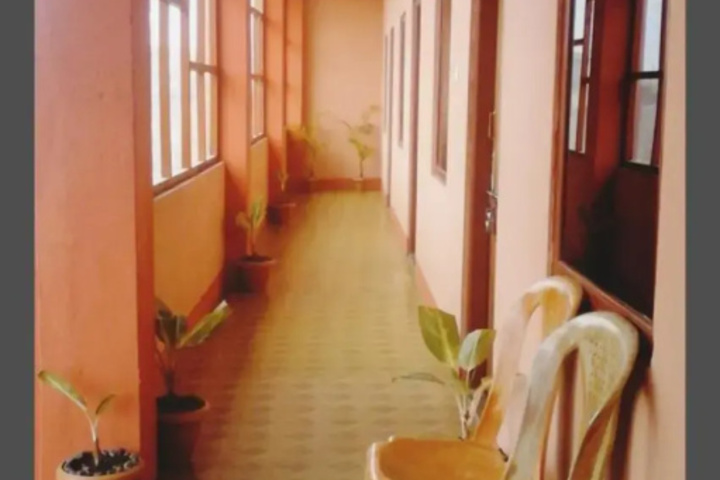 Room 6 of 9