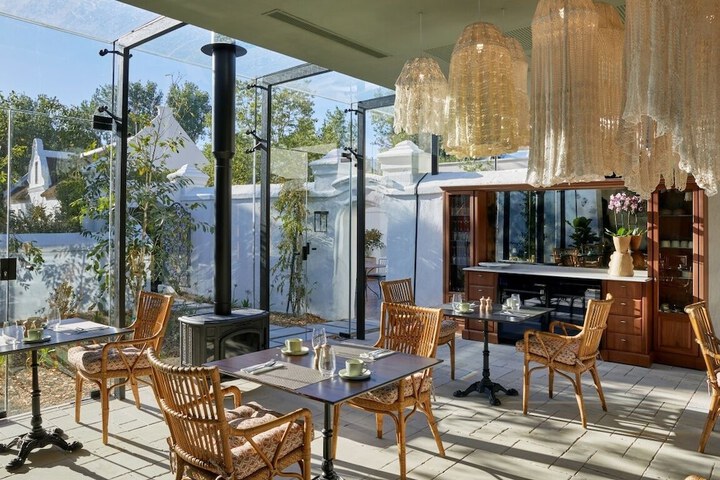 Dining 50 of 77