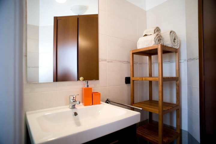 Room 33 of 43