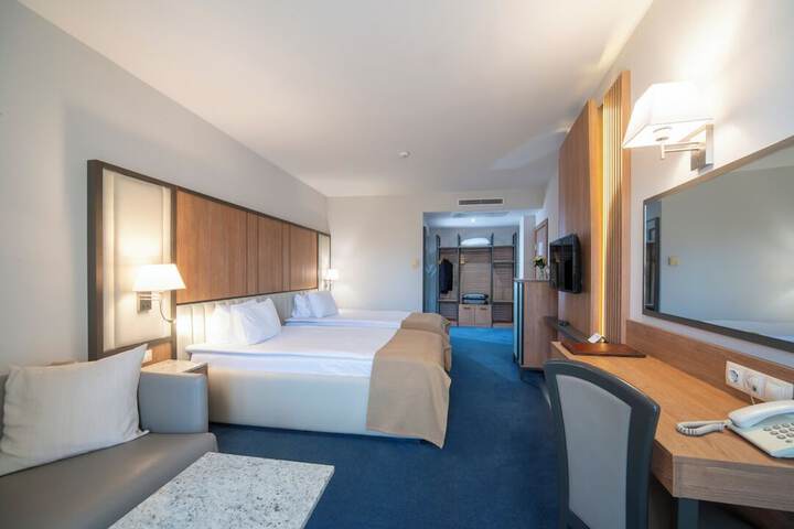 Room 20 of 37