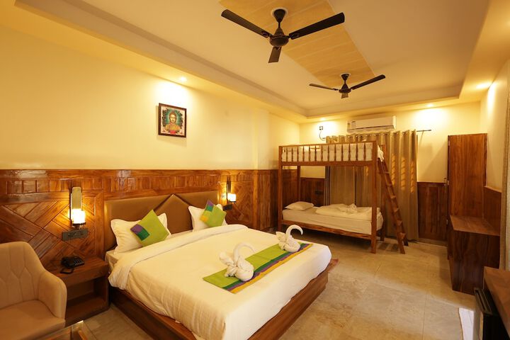 Room 9 of 23
